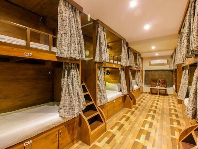 Hygeinic Airport Dormitory Near By Bom Hostel Mumbai Exterior foto